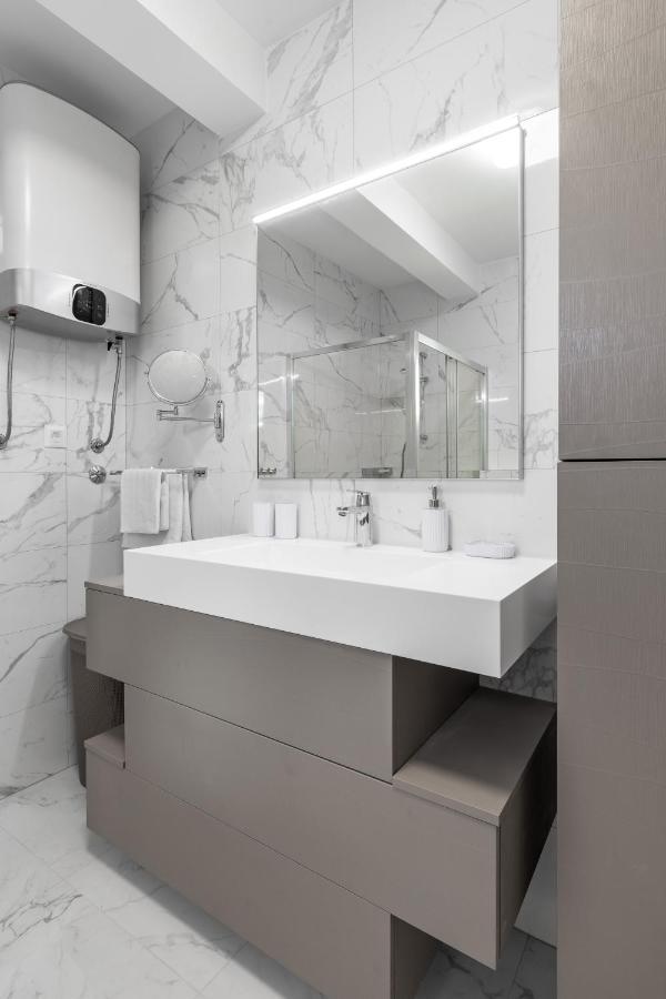 Elysian Zen Luxury Apartment - Two Bedroom Apartment With Terrace And Sea View スプリト エクステリア 写真